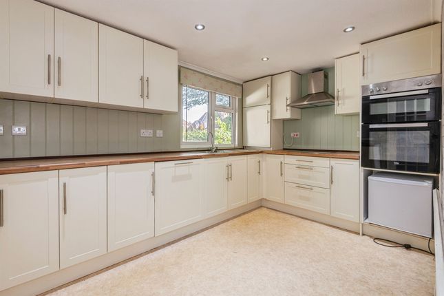 8, Hyde Lane Park, Taunton photo 4