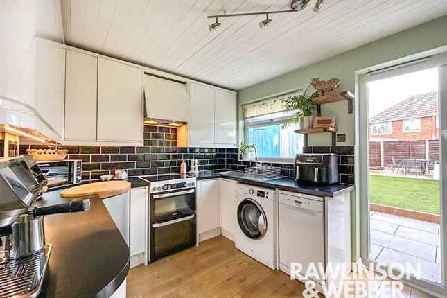 85, First Avenue, West Molesey photo 4