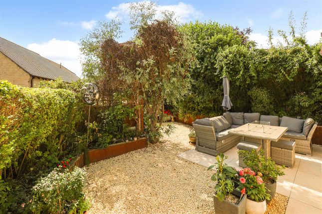 31 Geralds Way, Geralds Way, Stroud photo 2