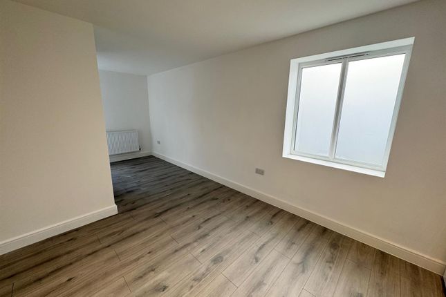 Flat 4 (FFF), 367, South Coast Road, Peacehaven photo 5