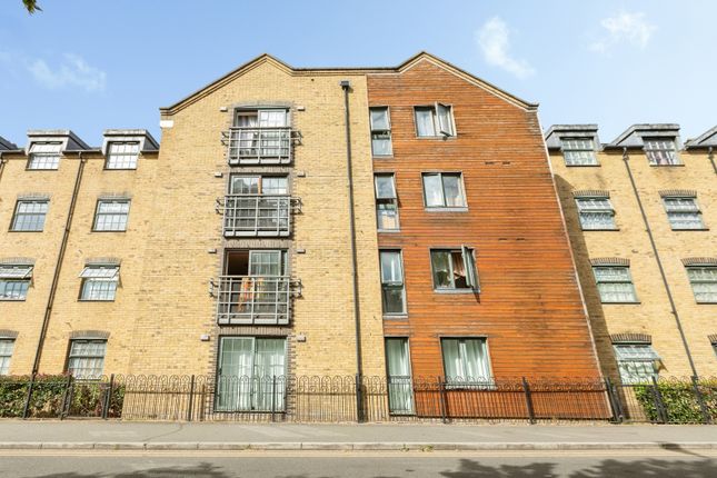 Flat 15 Hewetts Quay 26-32,, Abbey Road, Essex photo 2