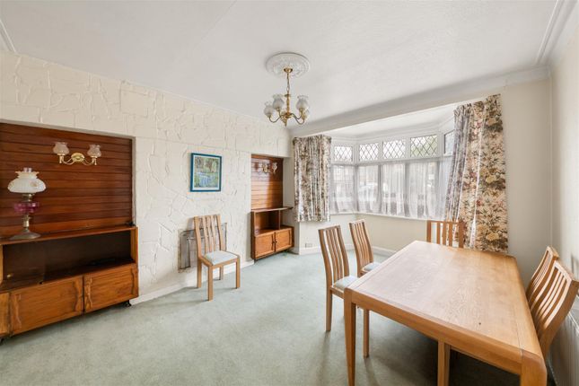 2, Ryecroft Avenue, Twickenham photo 2