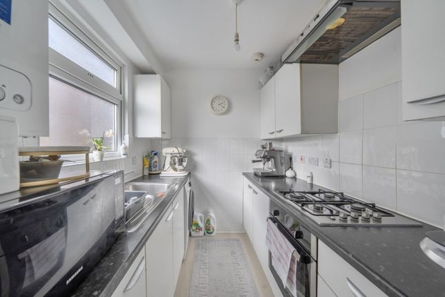 116, Girton Avenue, Kingsbury photo 2