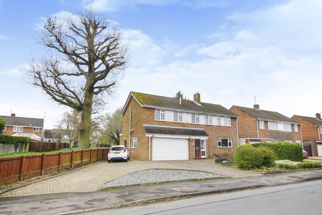 Detached house for sale in Thames Avenue, Greenmeadow, Swindon