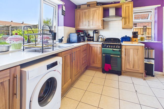 8, Randall Avenue, Shevington photo 4