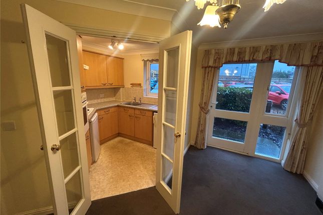 Flat 1, Drakeford Court,, Wolverhampton Road, Staffordshire photo 4