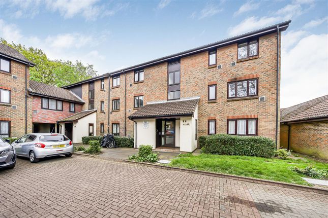 Thumbnail Flat for sale in Stags Way, Isleworth