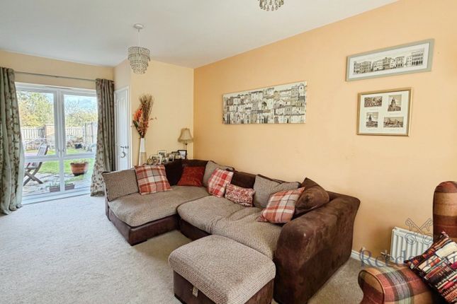 138, Whitworth Park Drive, Tyne and Wear photo 2