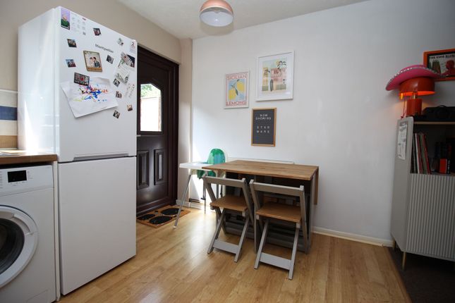 45 Monnow Gardens, Southampton photo 5