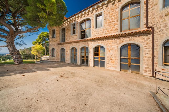 Property for sale in Villefranche-Sur-Mer, Alpes-Maritimes, Provence-Alpes-Côte d`Azur, France