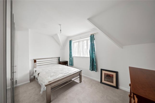 11, Robin Hood Way, London photo 3