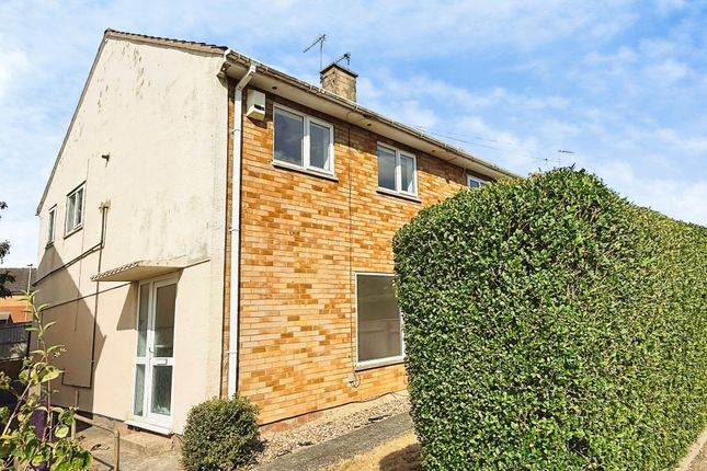28 Sunbury Green, Leicester photo 2