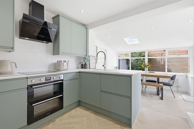 22, Shirebourn Vale, South Woodham Ferrers photo 3