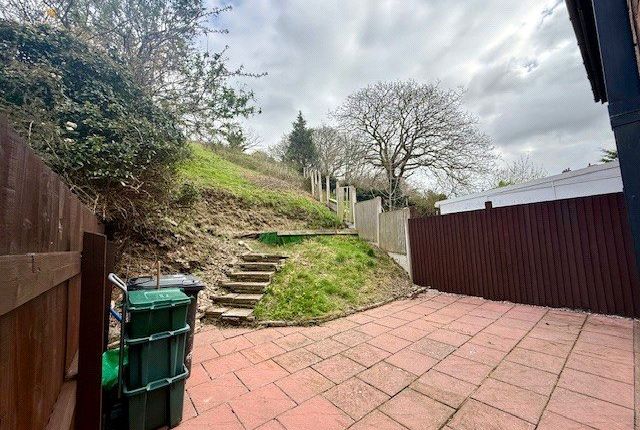 19, Drws Y Nant, Colwyn Bay photo 4