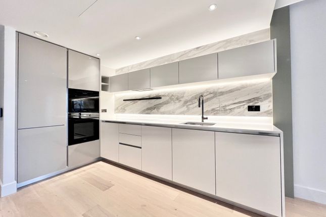 52 Cassini Apartments, Cascade Way, London photo 2