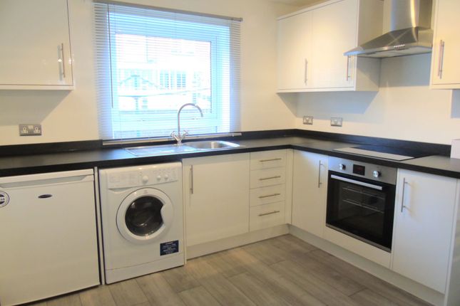 27 Woolford Close (3 bed), Winchester photo 2