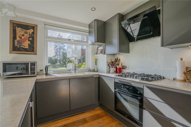 10 Gloucester House,, Courtlands, Richmond photo 2