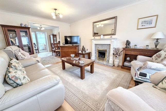 8, Mayer Gardens, Shenley Lodge photo 3