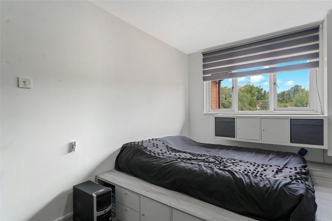 14, Foresthall Drive, Glasgow photo 4