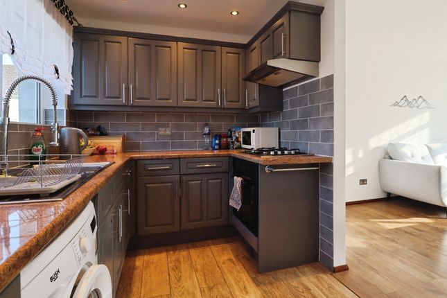8, Prestatyn Road, Cardiff photo 2