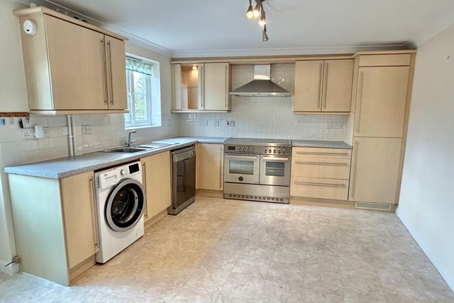 14, Fleming Way, Exeter photo 2