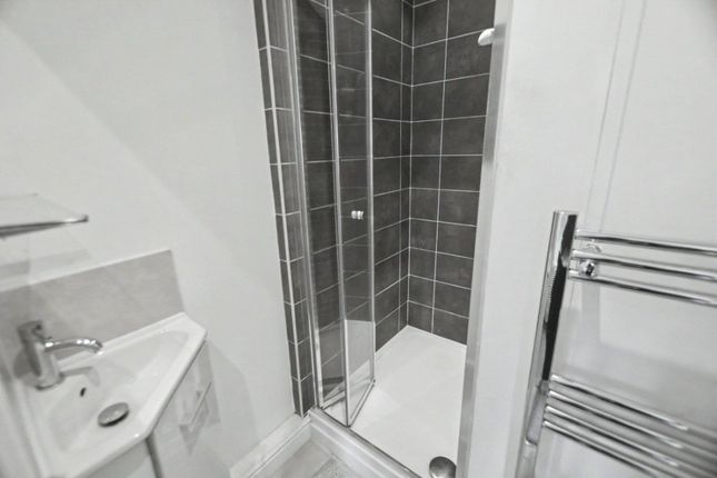 129, Town Street, Leeds photo 5