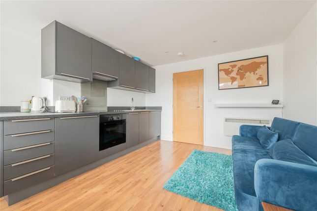 Flat for sale in The Avenue, Southampton