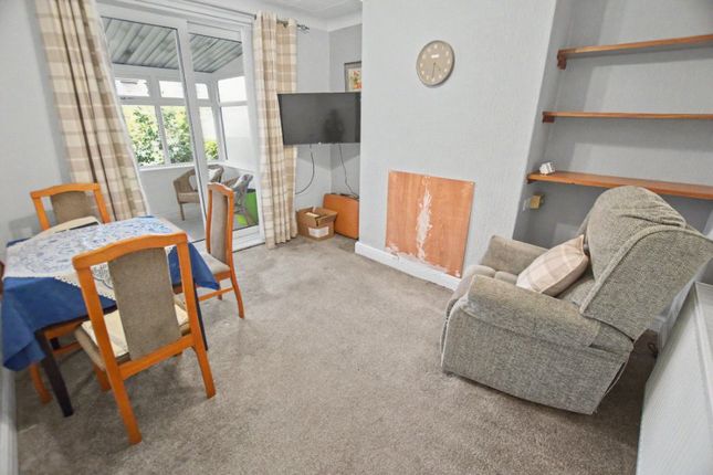 650, Whitehall Road, West Yorkshire photo 4