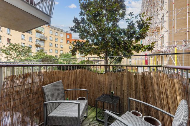 38 Buckler Court, Eden Grove, Islington photo 4