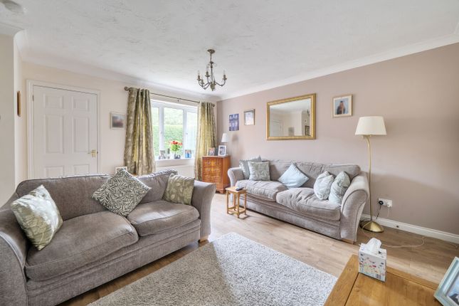 9, Primrose Way, Buckinghamshire photo 3