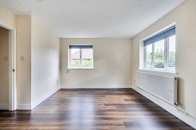 Flat 3, 6, Mentmore Road, High Wycombe photo 4