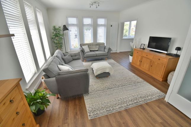206, Ringwood Road, Ferndown photo 2