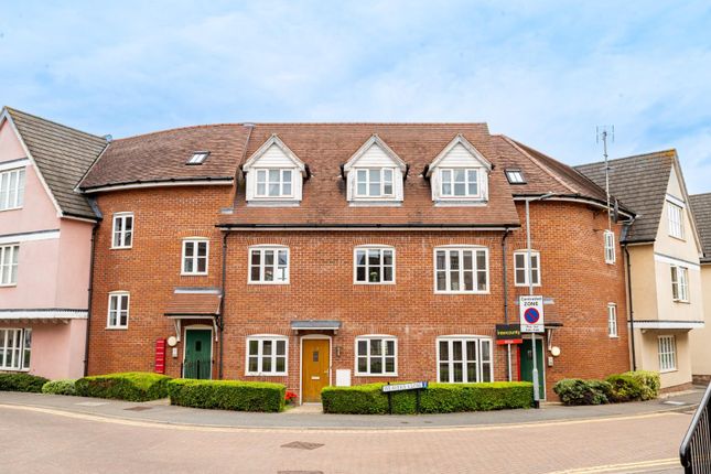 Flat for sale in Weavers Close, Dunmow, Essex