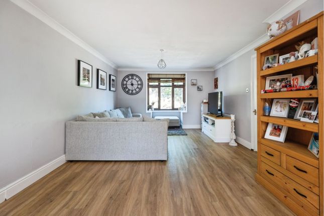 18, Parsley Close, Walnut Tree, Milton Keynes photo 4