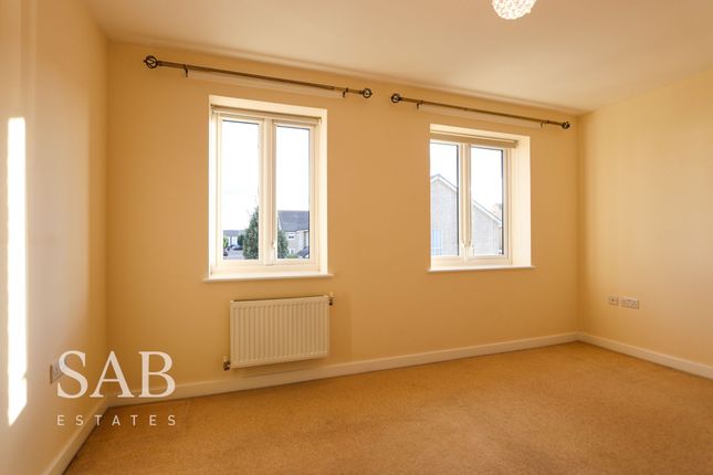 28 Summer Drive, West Drayton photo 4