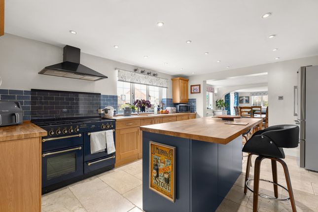 3, Wood Lane, Bedford photo 4