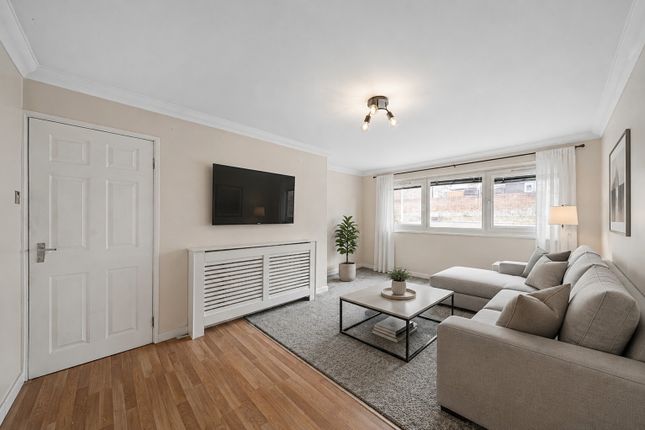 45 Ifield Way, Gravesend, Kent photo 2