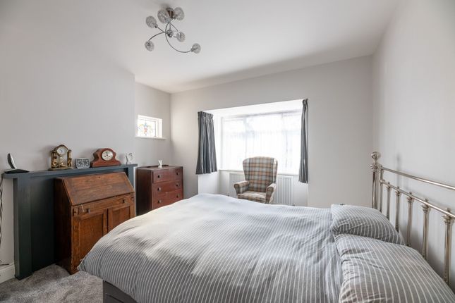 133 Highlands Boulevard, Leigh-on-Sea photo 4