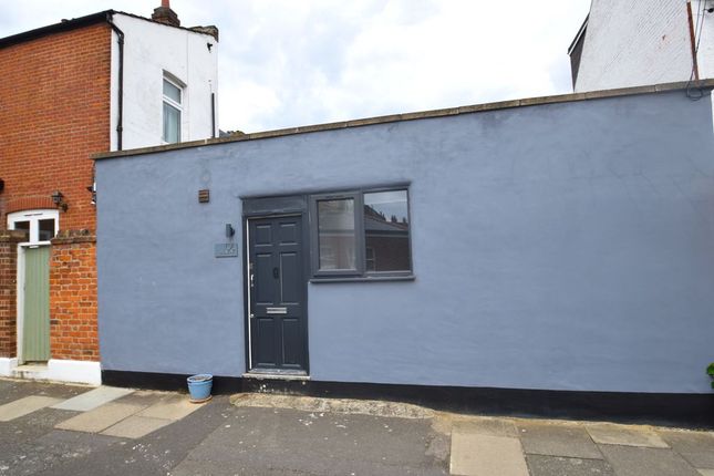 56, Wolseley Avenue, London photo 4