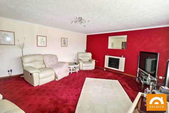 4, Cedar Drive, Glenrothes photo 4