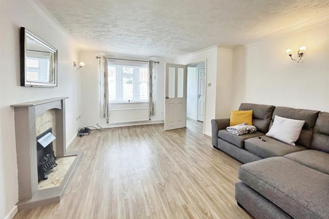 56, Primrose Way, Whitstable photo 3