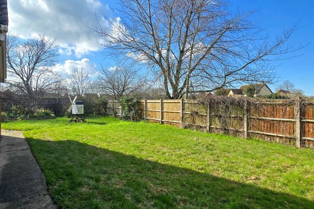 23, Primrose Close, Attleborough photo 2