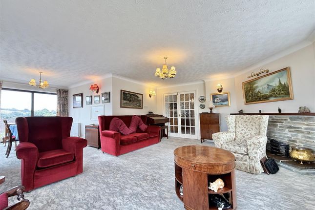 11, Huccaby Close, Brixham photo 2