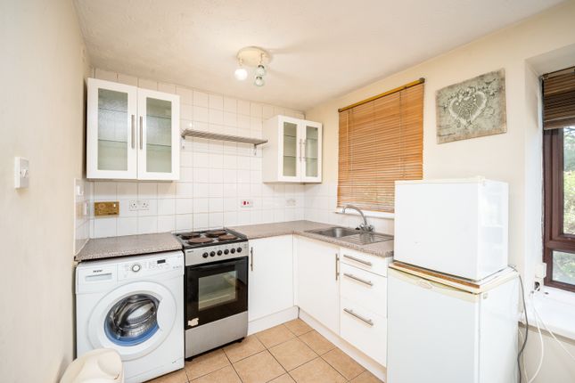 10, Littlecote Drive, Birmingham photo 3