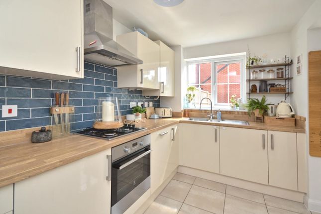 75, Linnet Way, Bristol photo 3