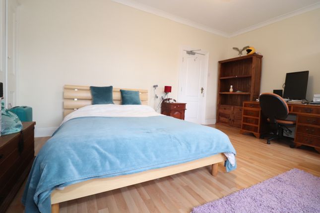 13, Adamsdown Square, Cardiff photo 4