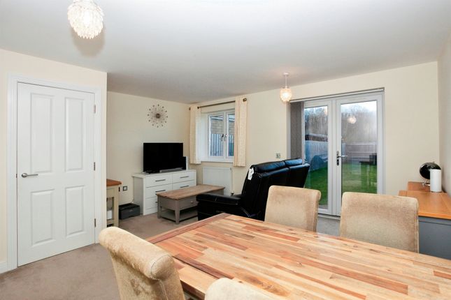 12, Swift Close, Peterborough photo 3