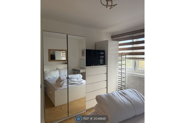Flat, Redman House Lant St, London photo 4