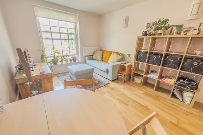 6 Fern Bank, Wakefield photo 3