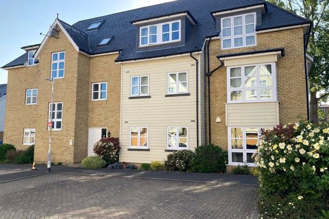 Flat to rent in Frigenti Place, Maidstone, Kent